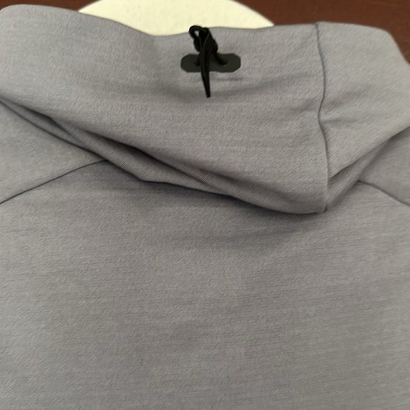 On Weather Performance Shirt in Fossil | Rock   *NWOT - Picture 8 of 15